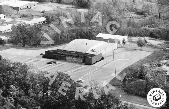 Lakeshore Lanes (Peats Cider Social) - Vintage Aerial (newer photo)